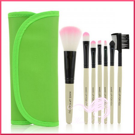 /products/estojo-de-pinceis/